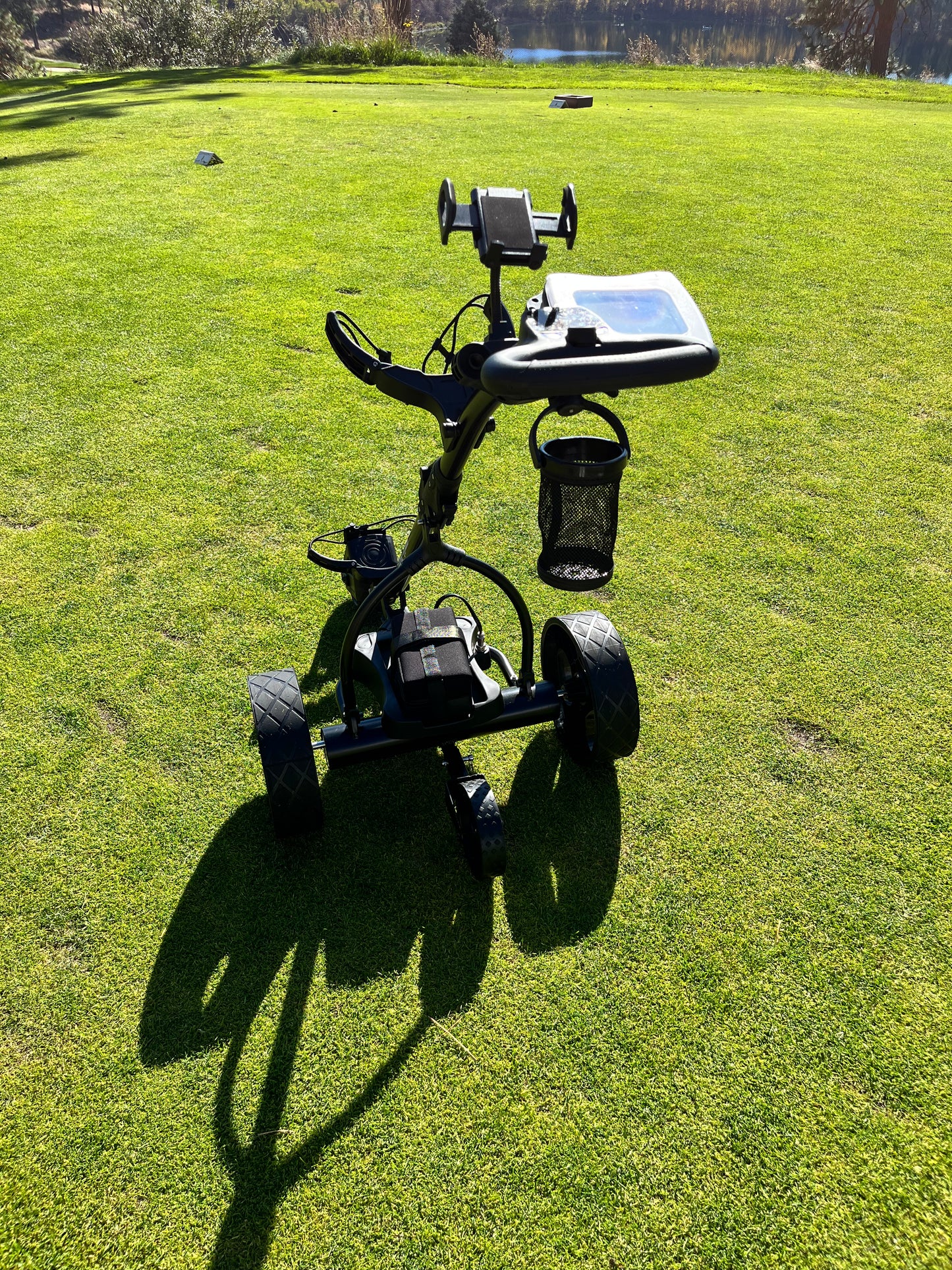 Fairway Wheels P1: Remote Controlled Golf Trolley