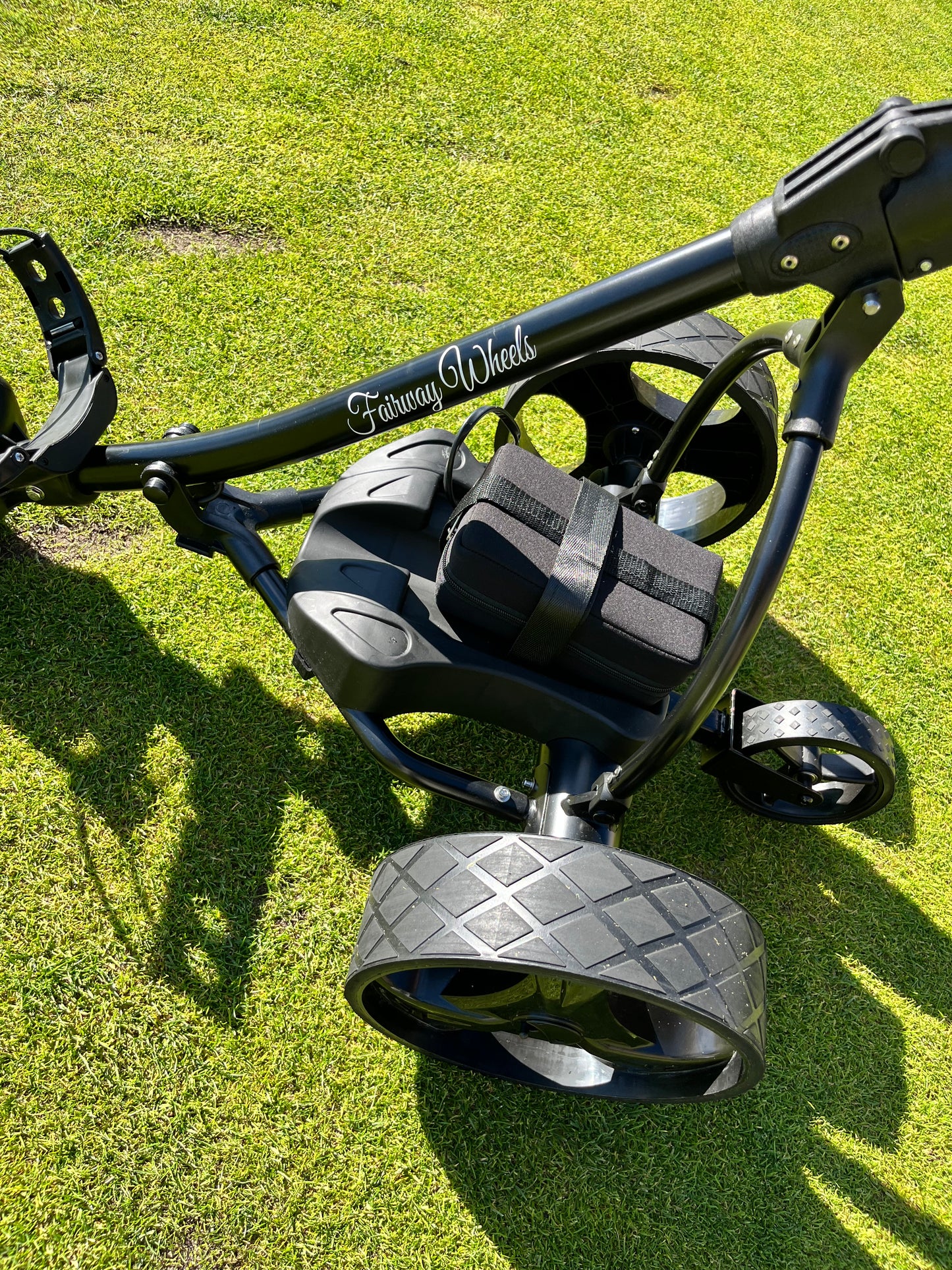 Fairway Wheels P1: Remote Controlled Golf Trolley