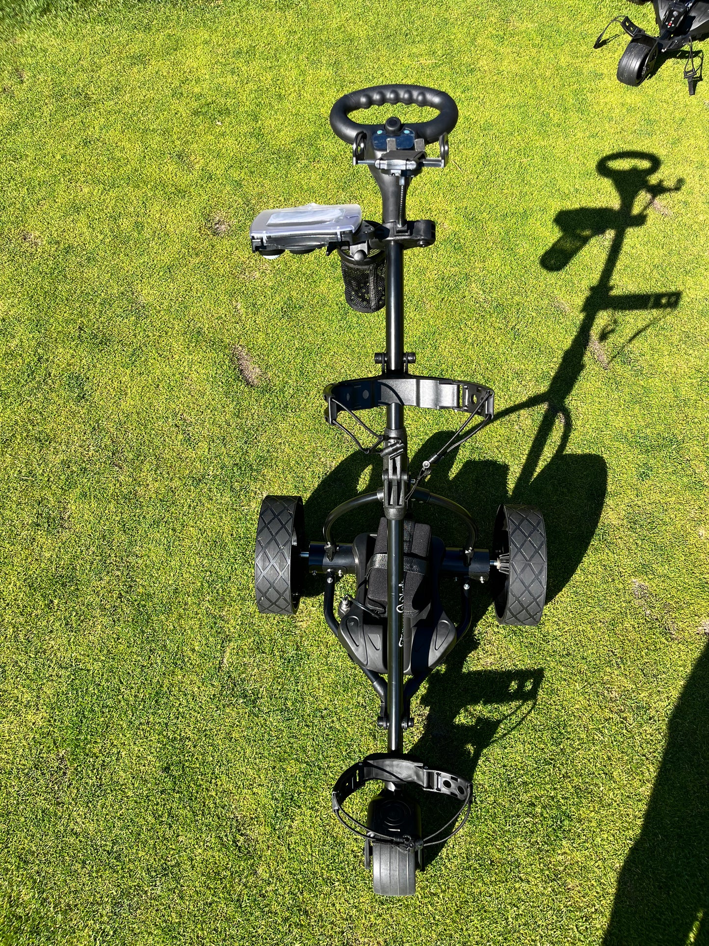Fairway Wheels P1: Remote Controlled Golf Trolley
