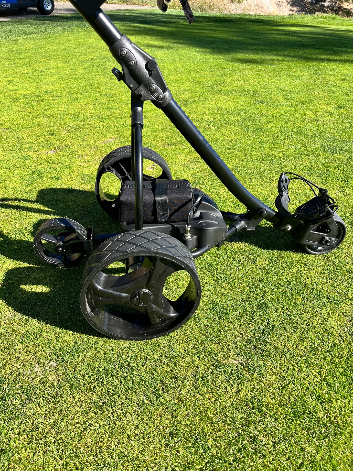 Fairway Wheels P1: Remote Controlled Golf Trolley